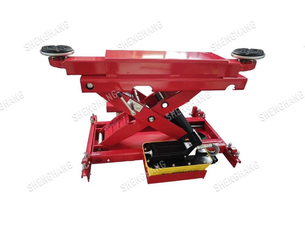 Electro-hydrauliclifting trolley isstandard 