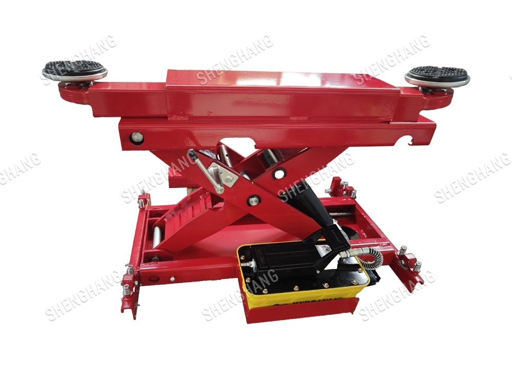 Electro-hydrauliclifting trolley isstandard 