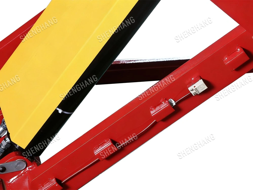 Twice decline button with flashing light and buzzing for safetyalert 